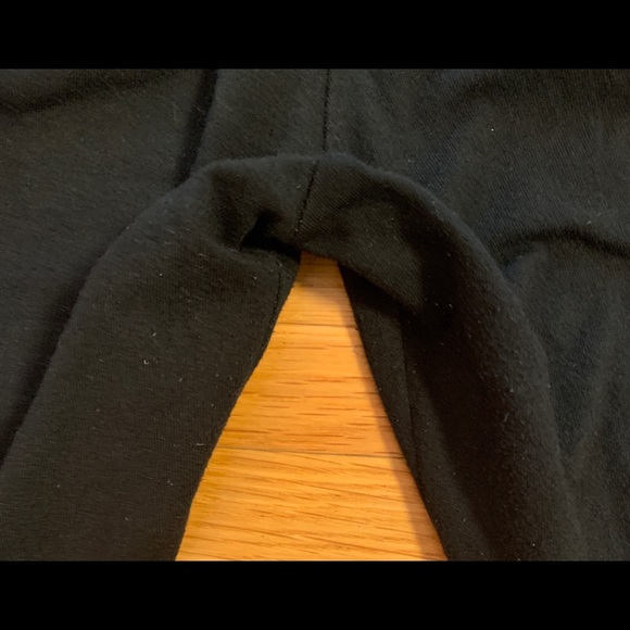 VICTORIA'S SECRET black capri leggings - Picture 4 of 4